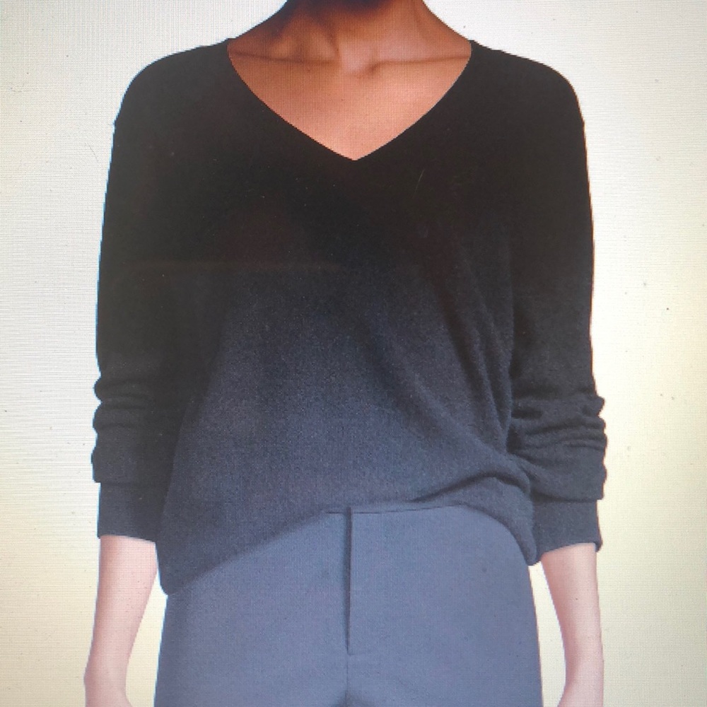 Vince Weekend V-Neck Cashmere Pullover Sweater